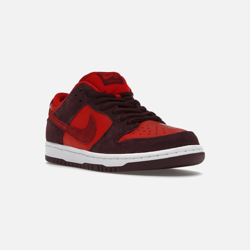 Nike SB Dunk Low Cherry