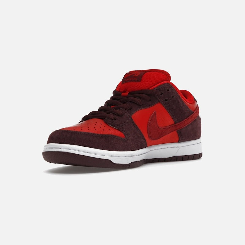Nike SB Dunk Low Cherry