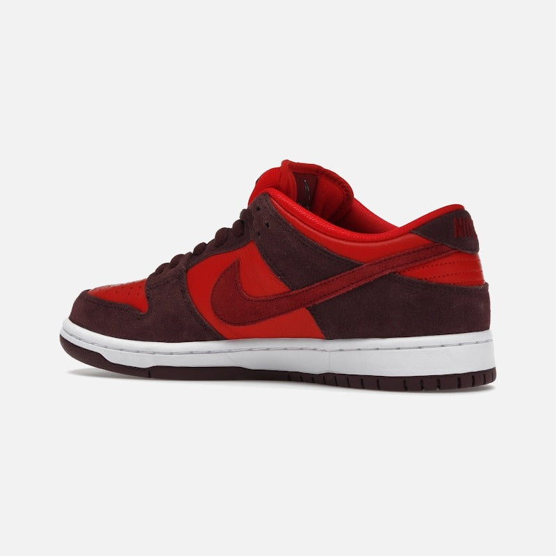 Nike SB Dunk Low Cherry