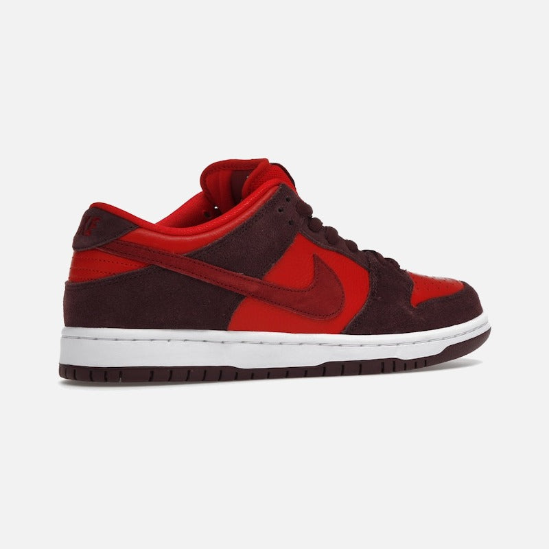 Nike SB Dunk Low Cherry
