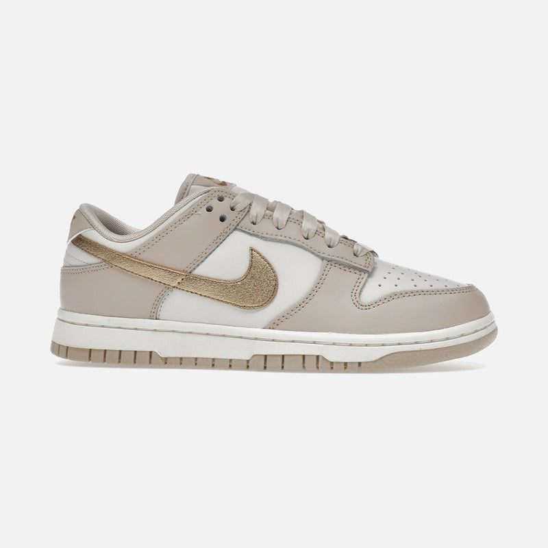 Nike dunk low phantom metallic gold (w)