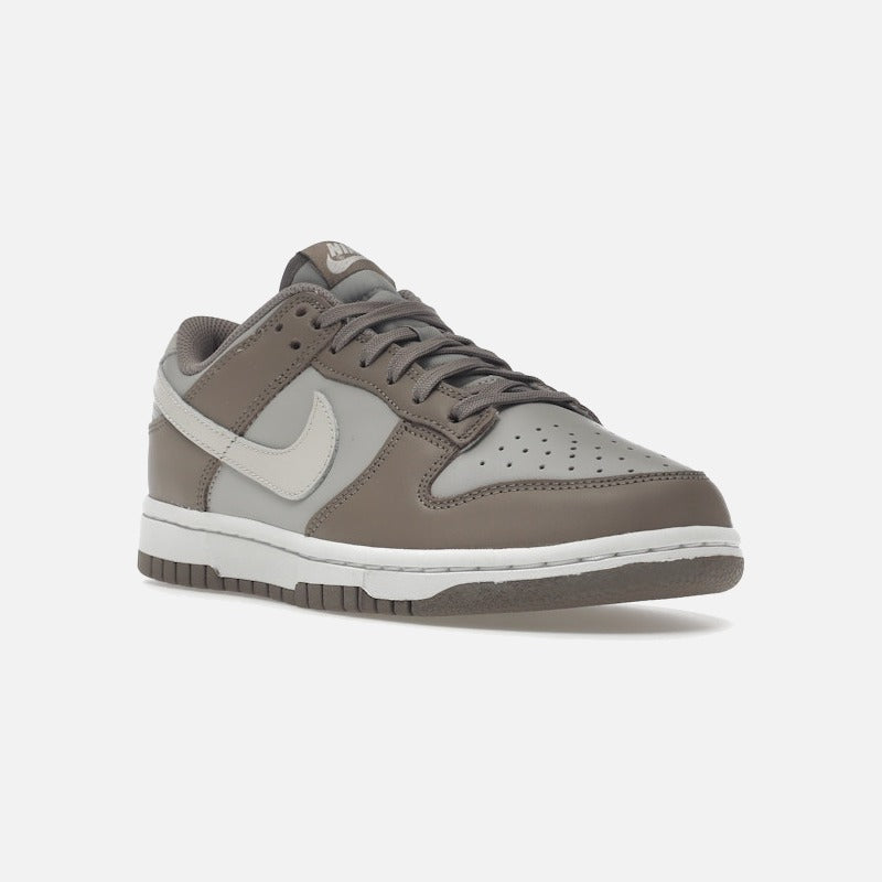 nike dunk low bone beige (w)