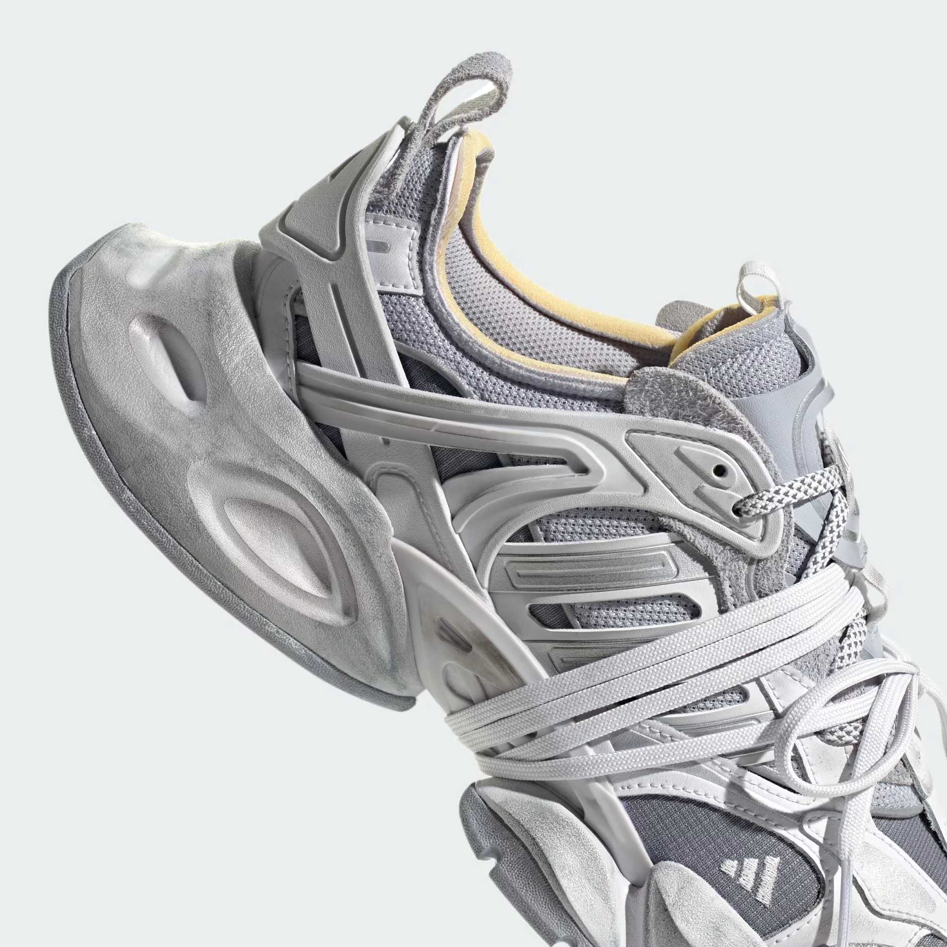 adidas XLG Runner Deluxe Gray