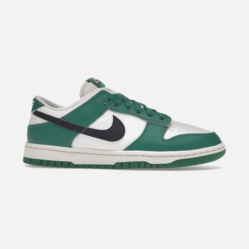 nike dunk low se lottery pack malachite green
