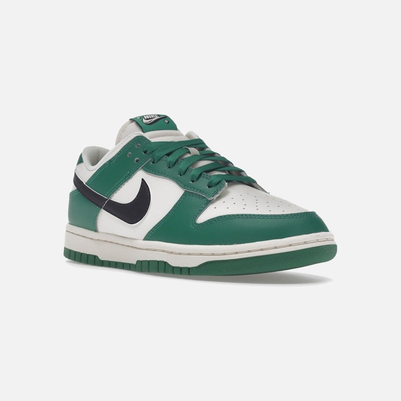 nike dunk low se lottery pack malachite green