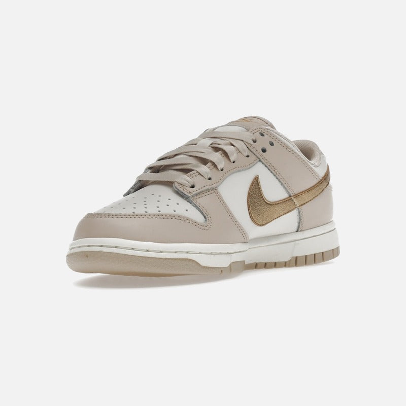 Nike dunk low phantom metallic gold (w)