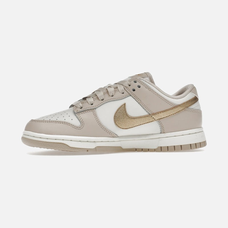 Nike dunk low phantom metallic gold (w)