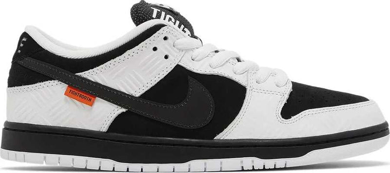 nike sb dunk low tightbooth